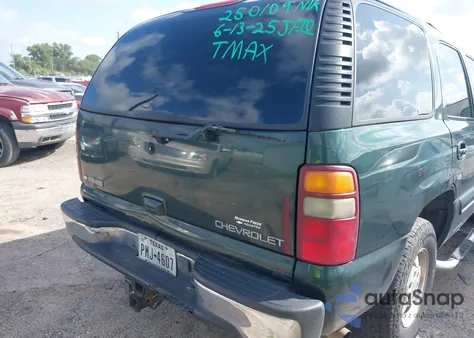 2002 Chevrolet Tahoe C1500 z USA, uszkodzony, nr VIN 1GNEC13Z52R250109